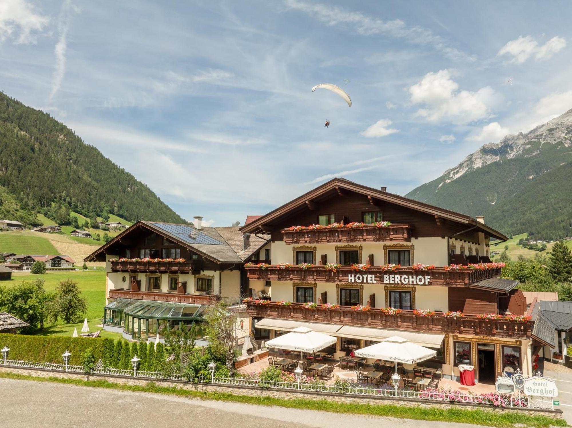 Hotel Berghof Neustift im Stubaital Zewnętrze zdjęcie
