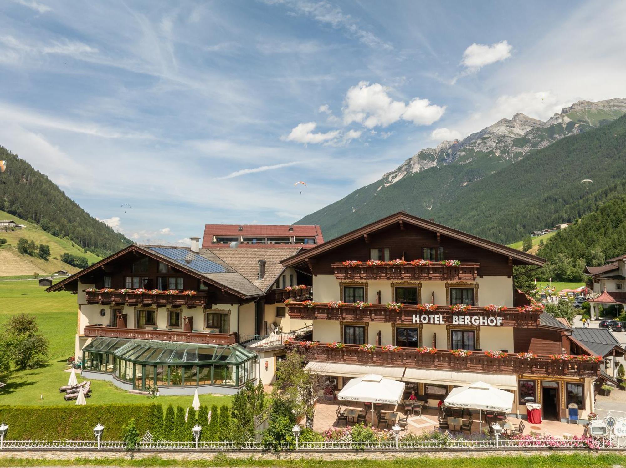 Hotel Berghof Neustift im Stubaital Zewnętrze zdjęcie