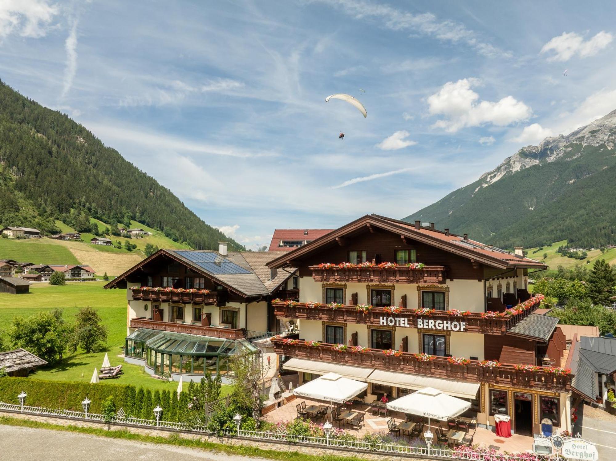 Hotel Berghof Neustift im Stubaital Zewnętrze zdjęcie