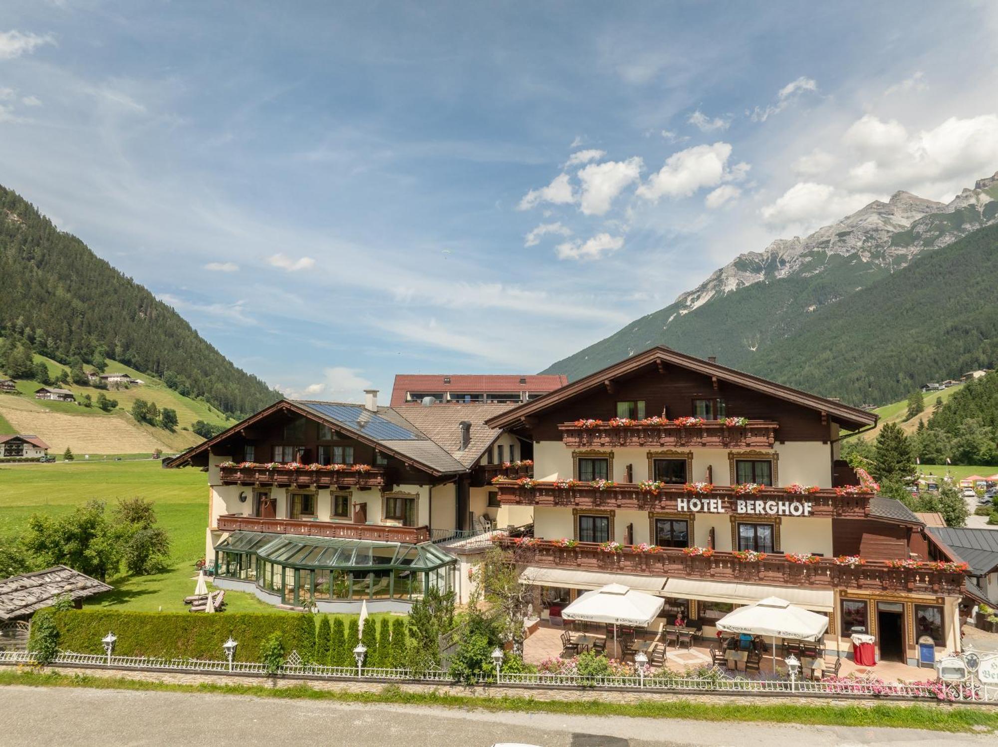 Hotel Berghof Neustift im Stubaital Zewnętrze zdjęcie