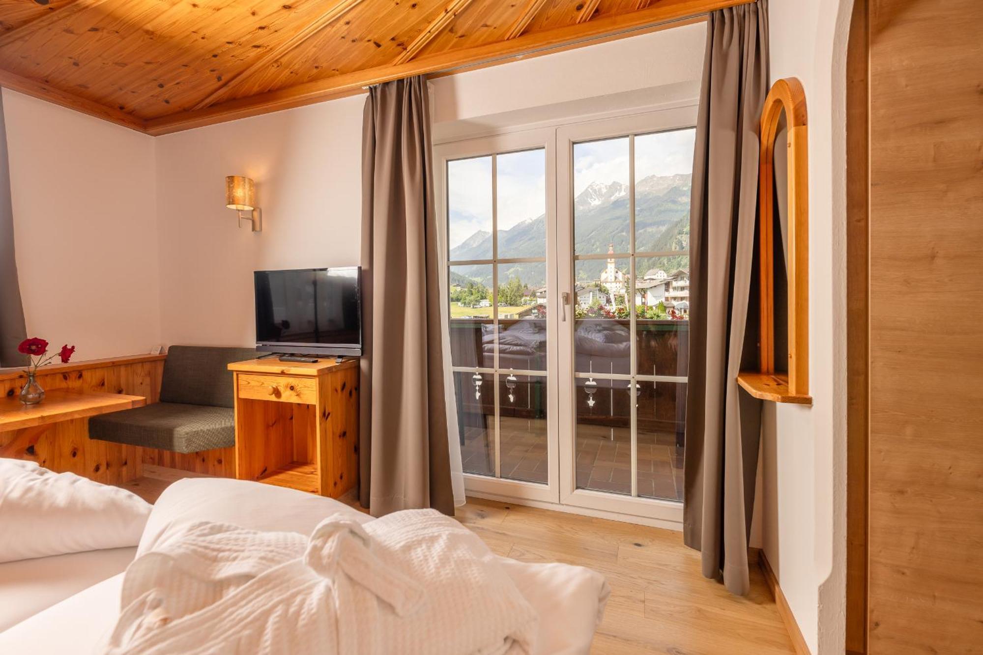 Hotel Berghof Neustift im Stubaital Zewnętrze zdjęcie